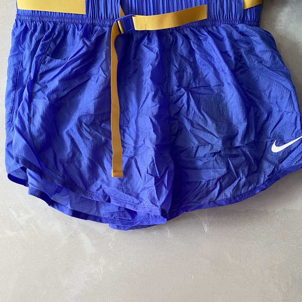NWT NIKE Sportswear Icon Clash Belted Short